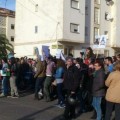 Cientos de personas reciben a Wert en Badajoz al grito de “hoy inauguras, mañana privatizas”