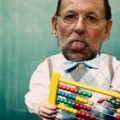 Rajoy presenta su declaración de la Renta: le sale a defraudar