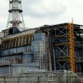 Se derrumba una pared del sarcófago que cubre la central nuclear de Chernóbyl