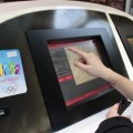 El aeropuerto de Barajas estrena simuladores de las tarifas de los taxis según la ruta que se elija