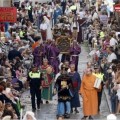 El ayuntamiento valenciano compra los 280 trajes para la procesión del Corpus por 100.000 euros