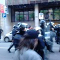 Cargas de la policía en la manifestación alternativa de Barcelona (CAT)