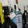 Hacienda plantea subir un 10% los impuestos al alcohol