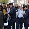 Identificación colectiva en Zaragoza ante la Jefatura Superior para "facilitar el trabajo" de la Policía