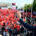 30.000 turcos se concentran en la plaza de Taksim, la mayor reunión contra Erdogan