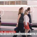Rajoy no puede evitar la foto con la alcaldesa imputada... y Moncloa recorta la imagen