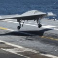 La Armada de EE UU hace historia al aterrizar un ‘drone’ en un portaaviones