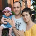 Amamantaba a su bebé y fue reducida por la policía como si fuera una terrorista