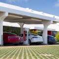 Tesla motors quiere cargar los coches eléctricos en cinco minutos