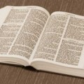 Ateo gana caso para la prohibición de distribución de  biblias en escuelas de Canadá [ing]