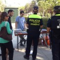 La policía desaloja un mercadillo de trueque de libros en Madrid