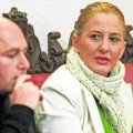 Una concejal de Tarifa gasta 20.000 euros en dos meses en mensajes premium con el móvil municipal
