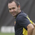 Batalla en Manchester para intentar convencer a Iniesta