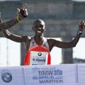 Kipsang rompe en Berlín el récord mundial de maratón