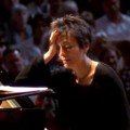 La pianista Maria João Pires y el pánico al comprender que la orquesta toca un concierto diferente [ENG]