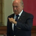 Blatter, presidente de la FIFA, se burla de Cristiano y afirma que prefiere a Messi antes que al portugués