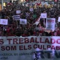 Una multitudinaria manifestación recorre Valencia contra el cierre de RTVV