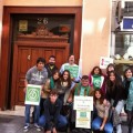 Multado un exprofesor tras 120 días apostado ante el portal de la consejera de Educación en Zaragoza