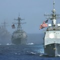 Un buque de guerra chino trató de detener a un crucero de misiles estadounidense en aguas internacionales. (ENG)