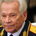 Muere Mijaíl Kaláshnikov, el 'padre' del legendario fusil AK-47