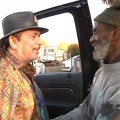 Carlos Santana se reencuentra, 40 años después, con su ex percusionista que ahora vive en la indigencia