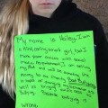 Una madre obliga a su hija a confesar en Facebook que ha hecho «bullying»