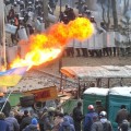 Disturbios 'medievales' en Kiev: los manifestantes construyen una catapulta