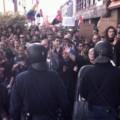 Protesta estudiantil y cargas policiales por la visita del ministro Wert a Tenerife