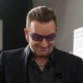 El líder de U2 "ha hecho más daño del que parece: es portavoz de la élite occidental"
