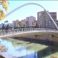 Caídas constantes en el puente de Calatrava en Murcia