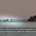La Guardia Civil arrastra en Melilla a dos inmigrantes agarrados a su lancha hasta soltarlos en aguas marroquíes