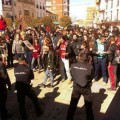 Cargas policiales, 3 detenidos y el alcalde escoltado en las protestas contra la privatización de Aguas de Alcázar