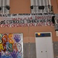 Ataque con bengalas contra la sede de SOS Racismo en Madrid