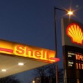 Tres infografías con comparativas internacionales de precios de gasolina y diesel