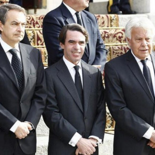 Aznar no puede evitar sonreír en el último adiós a Suárez al imaginar la cantidad de gente que asistirá al suyo [HUMOR]