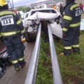 Conductor sobrevive a accidente en el que un quitamiedos atraviesa su coche [ENG]