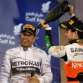 Hamilton gana una emocionante carrera en Baréin y Fernando Alonso sólo puede ser noveno