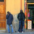 España quiere prohibir el uso de locutorios a inmigrantes sin papeles