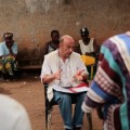 Medicina en la tierra del ‘hombre-hoja’, la otra cara de la batalla contra el ébola