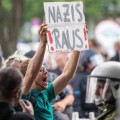 Grupos antifascistas bloquean en Berlín una marcha neonazi