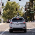 El coche sin conductor de Google ahora reconoce los gestos de los ciclistas [en]