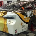 Así es el coche de NASCAR financiado por los usuarios de Dogecoin