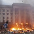 Ucrania: 46 personas mueren en Odesa en un edificio incendiado por el Sector Derecho