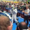 Lewis Hamilton consigue su primera victoria en España en un vendaval de los Mercedes