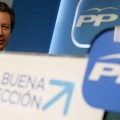 El PP, nervioso por Podemos: el líder de NNGG Javier Dorado les acusa de "comunismo casposo y autoritario"