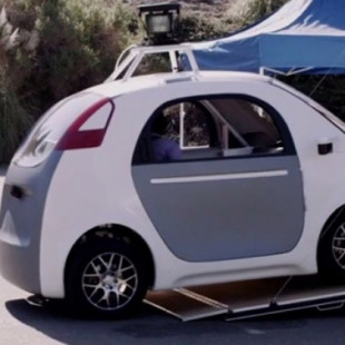 Google crea un coche sin conductor ni pasajeros que va “donde le da la puta gana”