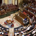 El debate sobre Monarquía o República amenaza con romper la disciplina de voto del PSOE en el Congreso