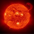 ¿Cuánto se aleja la Tierra del Sol cada año?