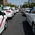Uber responde a la huelga de taxistas con descuentos del 50%