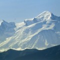 Le roban sus botas en un refugio del Mont Blanc